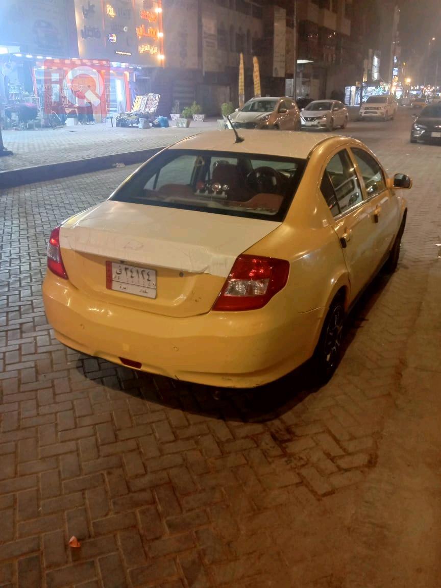 شيري E5
